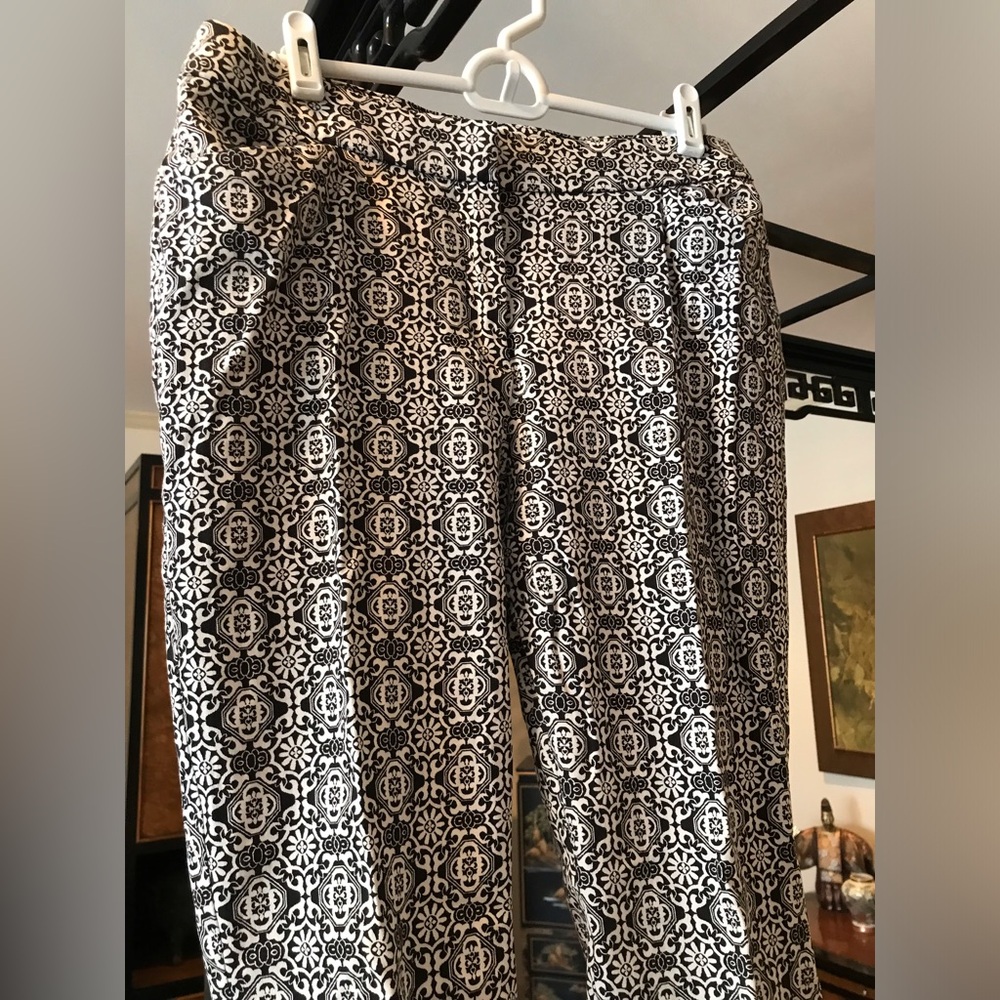 Chicos geometric design pants size os